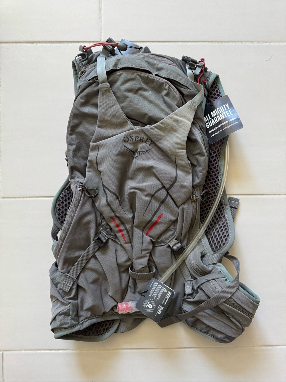 NWT Osprey Duro 15 w Res Silver Squall S/M